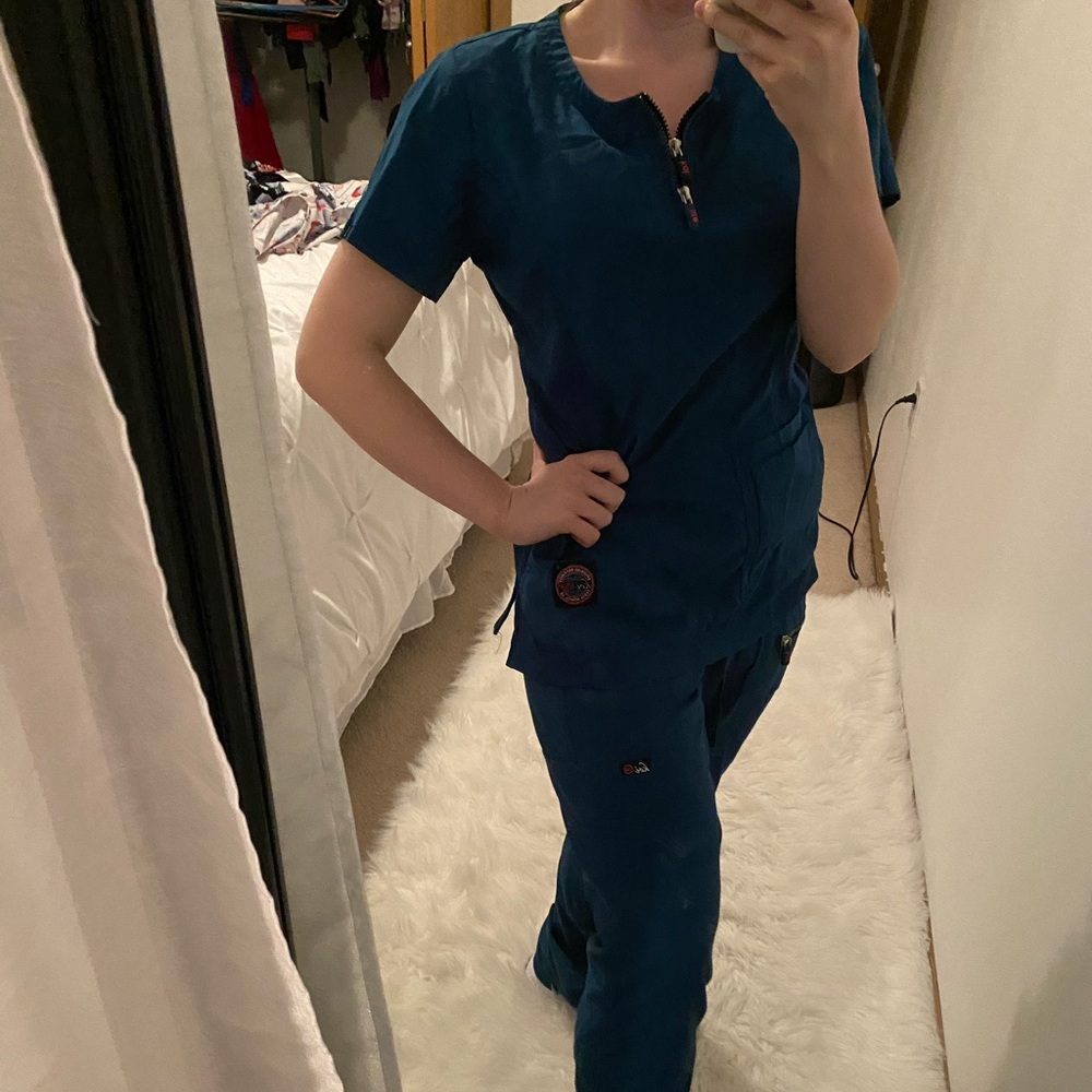 Scrub set - Picture 6 of 6